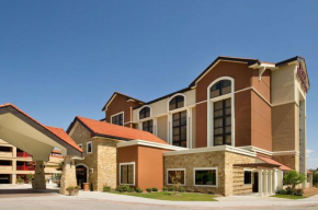 Отель Drury Plaza Hotel San Antonio Airport  Сан-Антонио